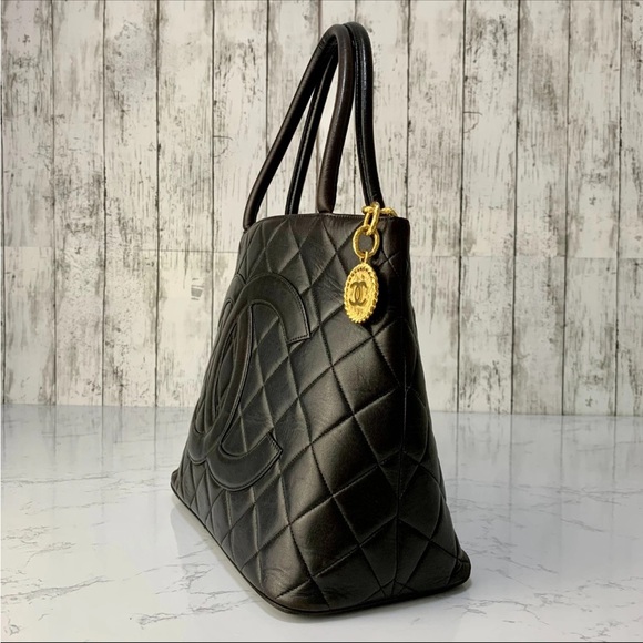 CHANEL Quilted Large Logo Black Calfskin Gold Medallion Tote - Picture 3 of 13